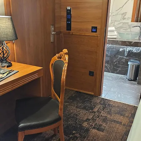 Center Hotel 3*