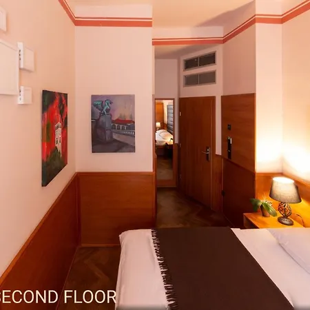 Center Hotel 3*