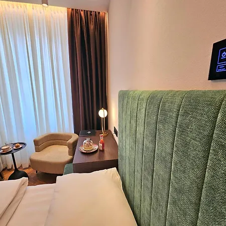 Center Hotel