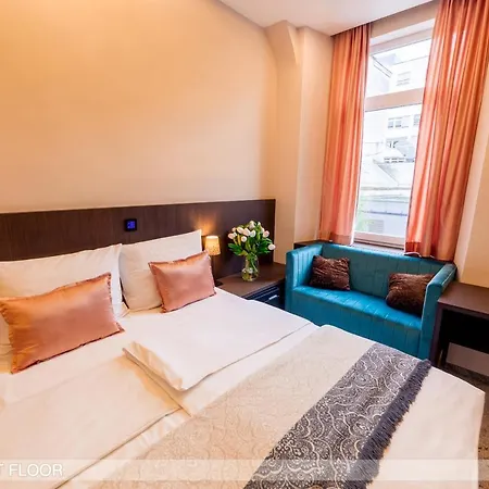 Center Hotel